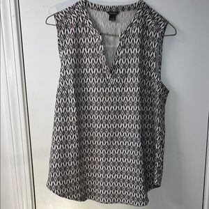 Eddie Bauer Monochrome Patterned Sleeveless Top
